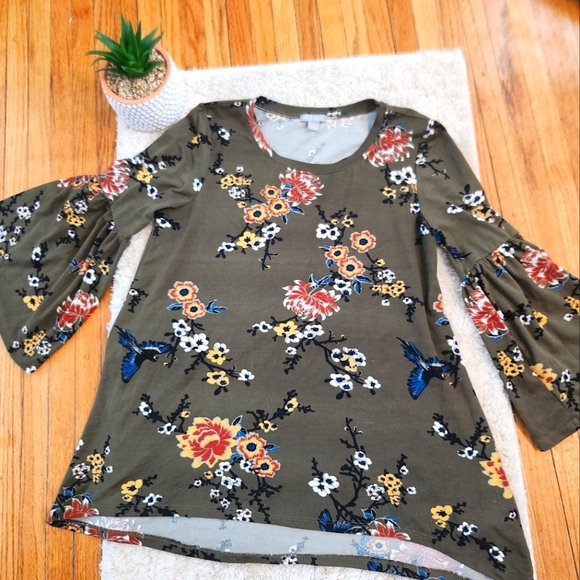 Falls Creek Tops - Falls Creek Top Size Small Super cute